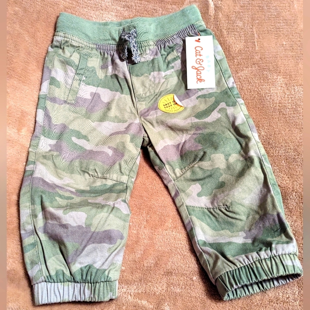 Baby Camo pants - 12m